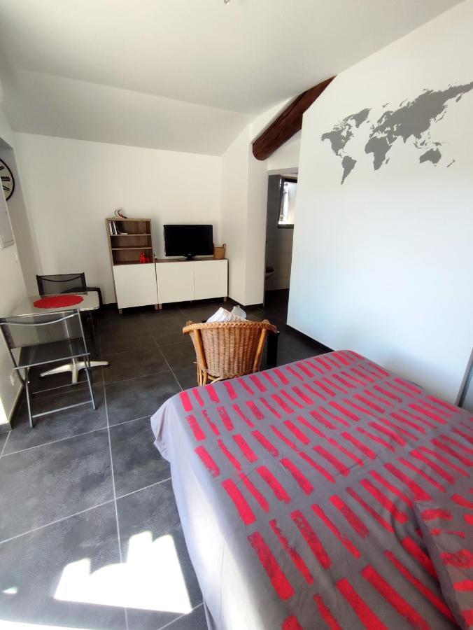 Studio R Homps Homps  Extérieur photo